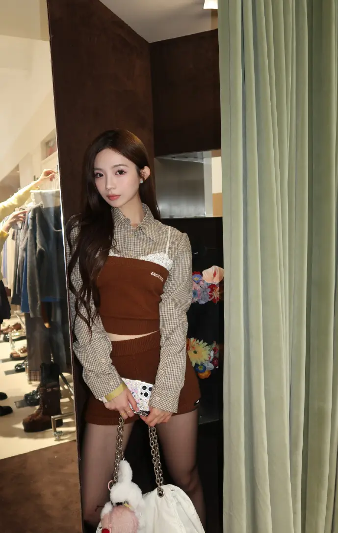 看片app下载风险示意图